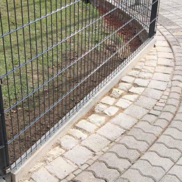 plot-s-podhrabovou-doskou-na-kluc-bratislava Plot s podhrabovou doskou na kľúč Bratislava iPloty